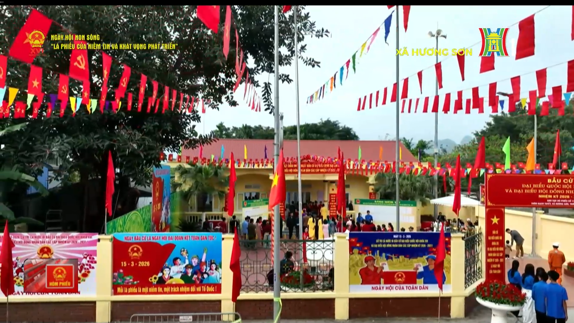 Người dân xã Hương Sơn gửi kỳ vọng vào những lá phiếu